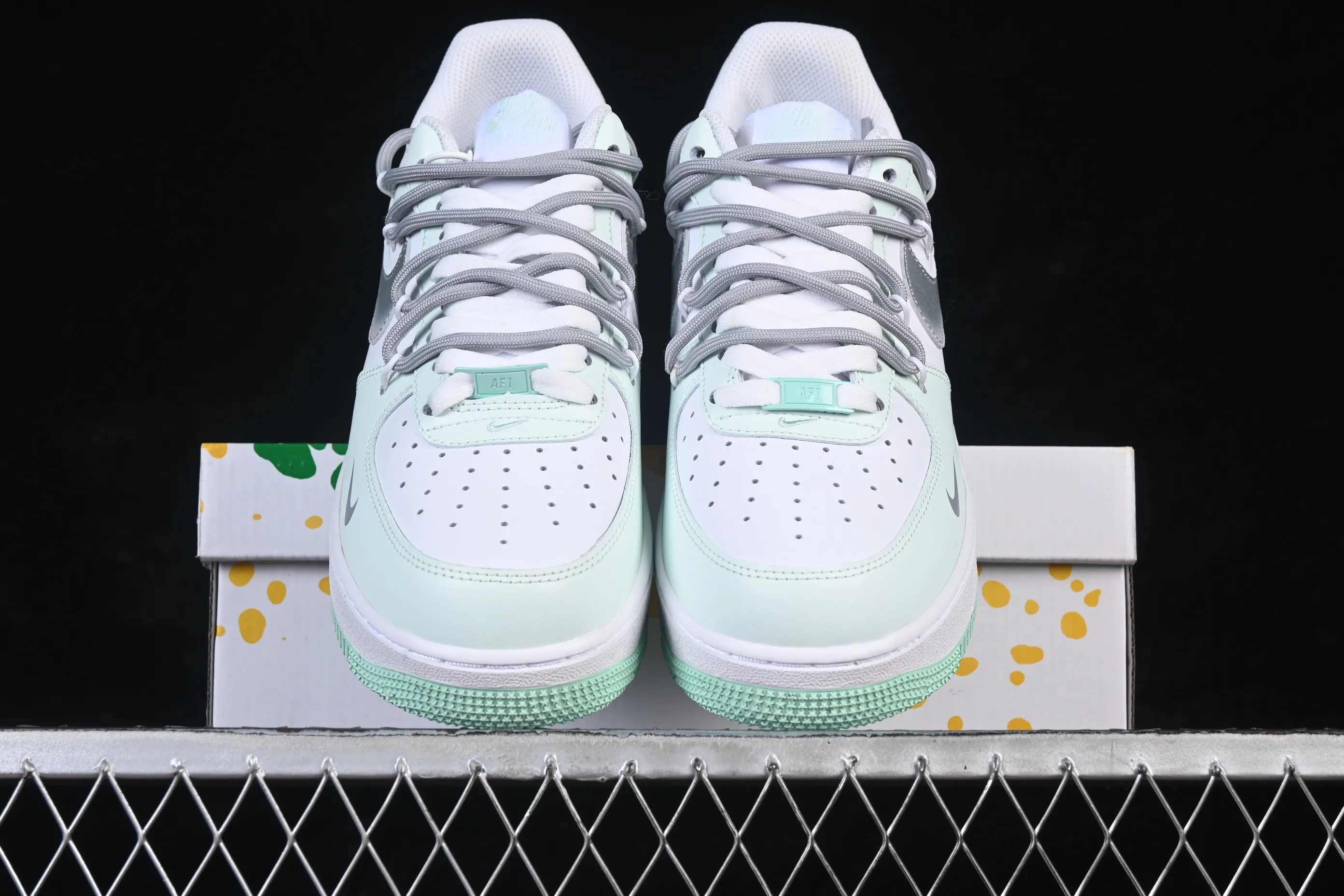 All categories Nk Air Force 1 Air Force series Nk Air Force 1 Low Air Force low-top Nike Air Force 1'07 Low Yunyu Qingfeng Air Force 1 low-top casual sneakers XX7981-476